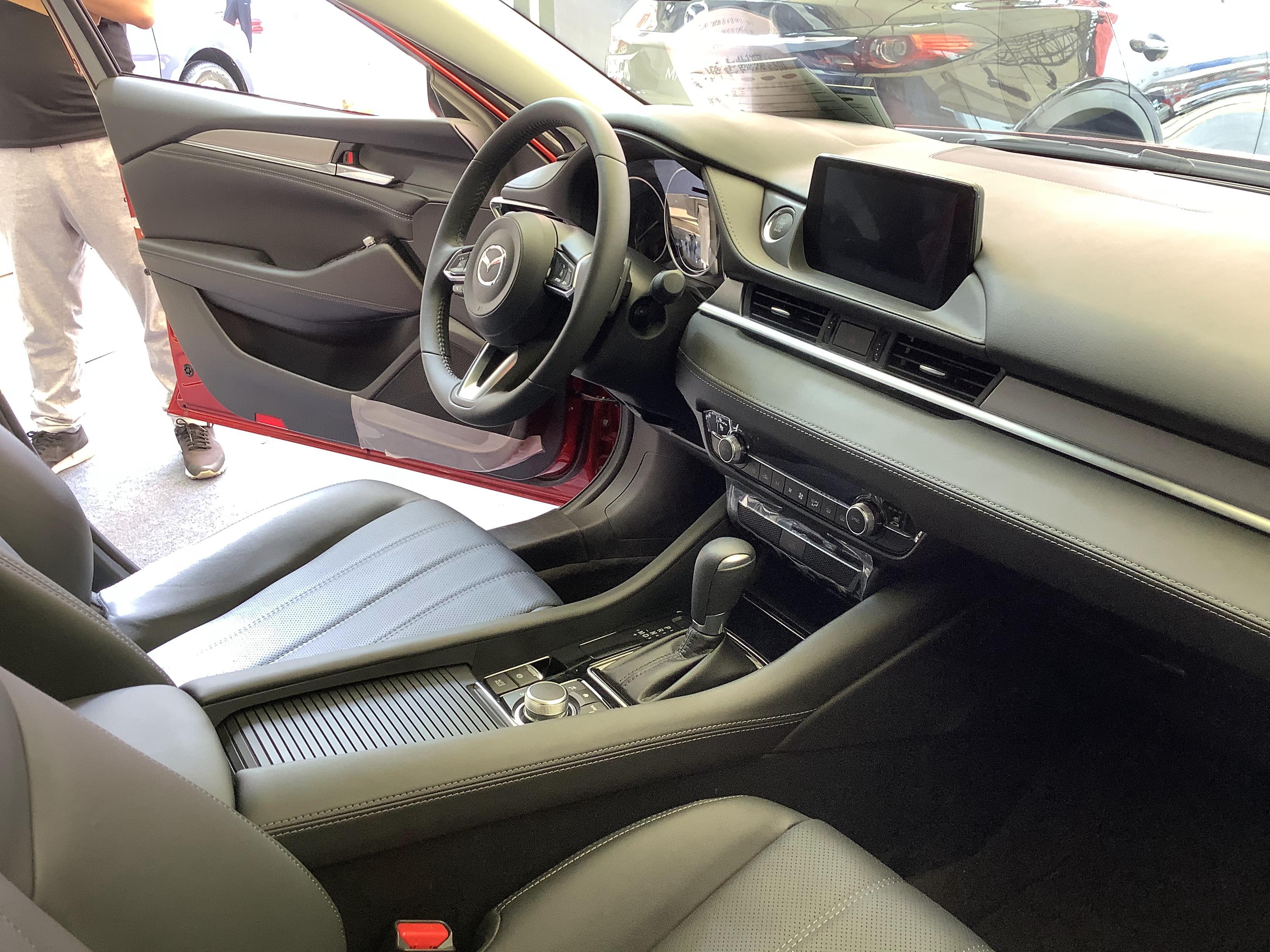 全系降18万2020款马自达阿特兹仅1718万起水晶魂动红很大气