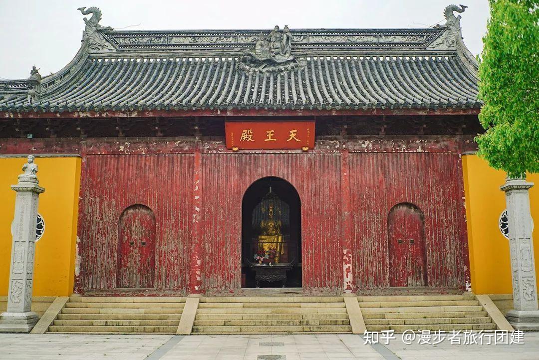 包山寺为西山众寺之冠,闻名天下,惜毁于十年浩劫,1995年重建.