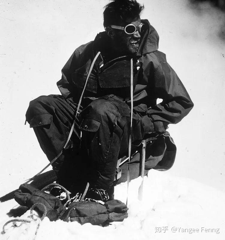 com1917年12年31日出生,卡斯伯特·威尔弗莱德·弗兰克·诺伊斯