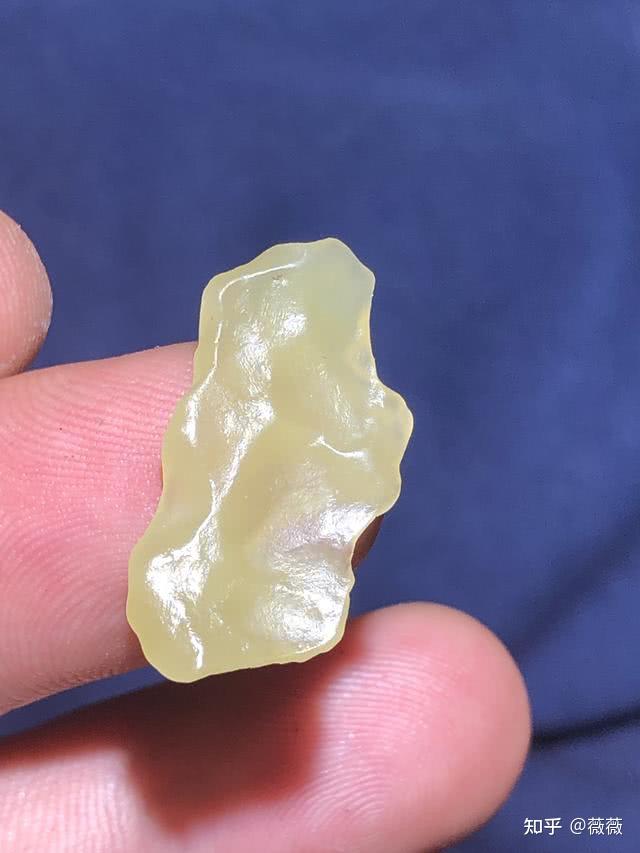 立刻读懂和田玉山料山流水籽料戈壁料