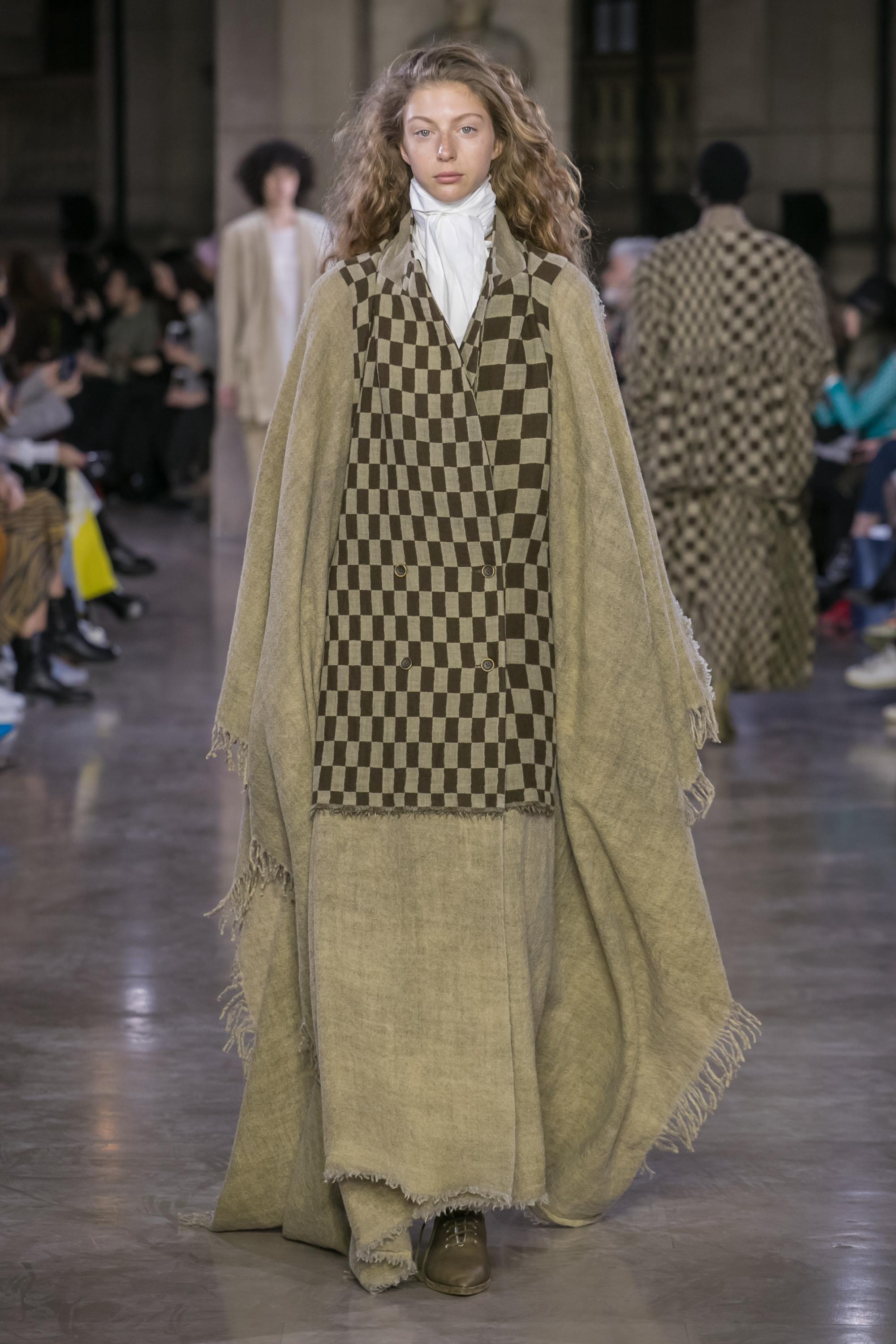 华人设计师中的翘楚umawang展现的面料款式与结构