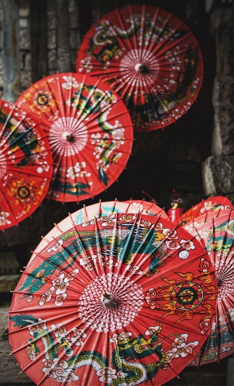 你们有看到过一张红色油纸伞的壁纸吗