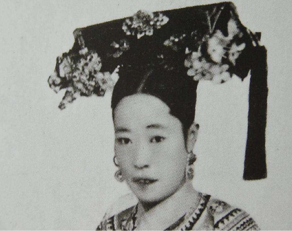 我了解,现在网上可以看到的所谓嫔妃照片,无外乎是光绪皇帝的隆裕皇后