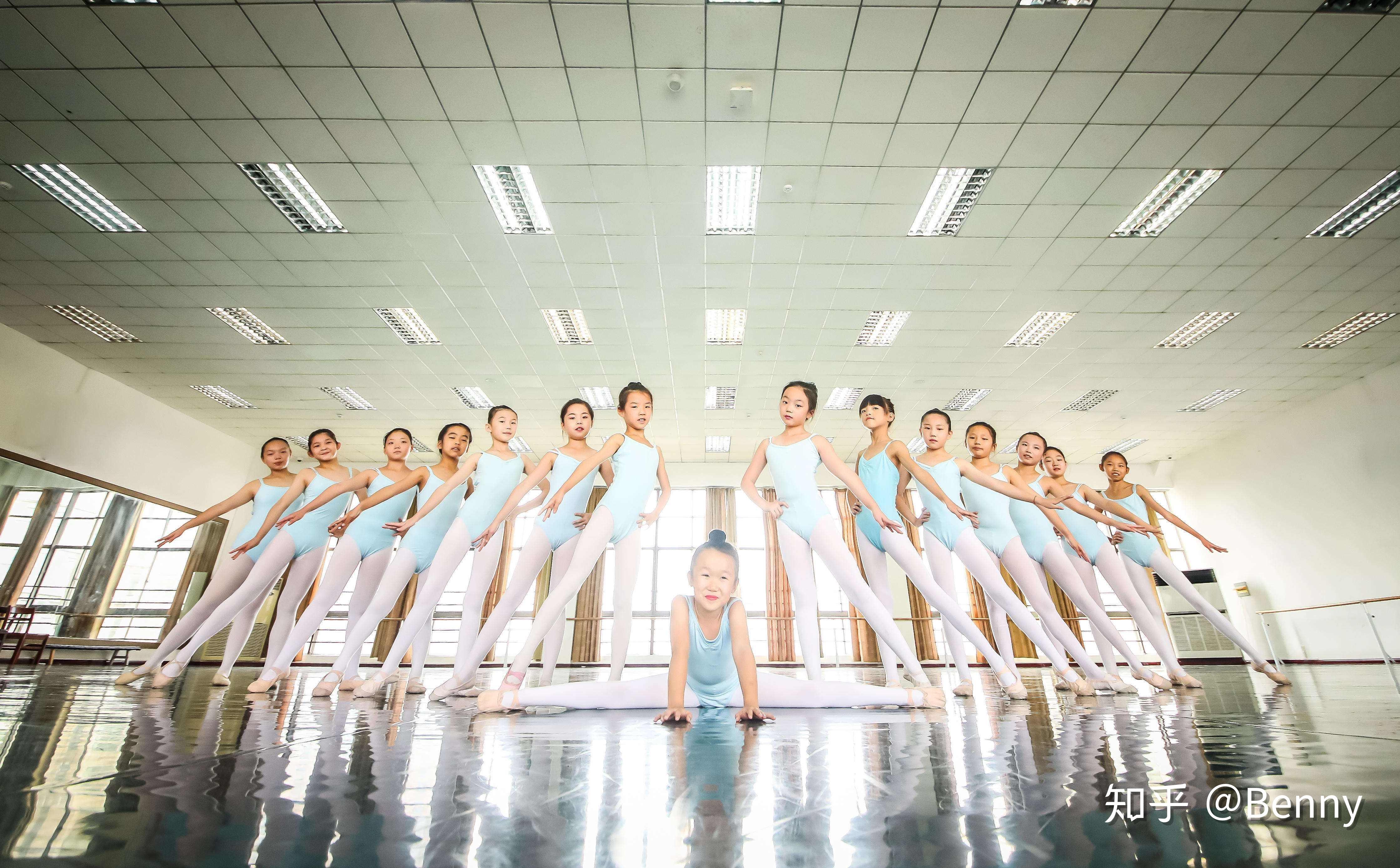 现阶段开设艺术培训机构应该如何发展?