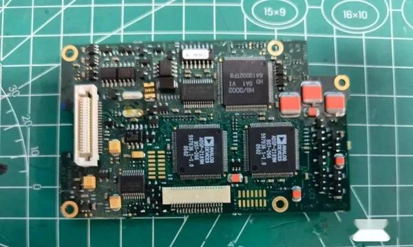 拆了一个美军电台PRC-148 JEM和配套车载功放AN/VRC-111，设计不是一般复杂！ - 知乎