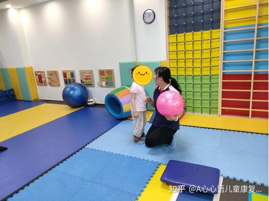 儿童刻板行为的常见表现及对应训练方案，建议收藏！ - 知乎