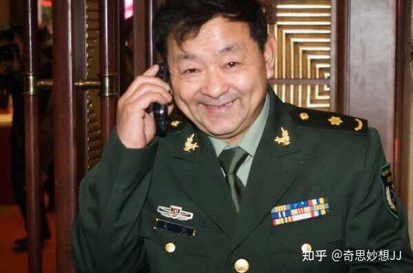 王宝器扮演者:王增郅著名巴蜀笑星(不过个人jio得王宝器真的太适合他