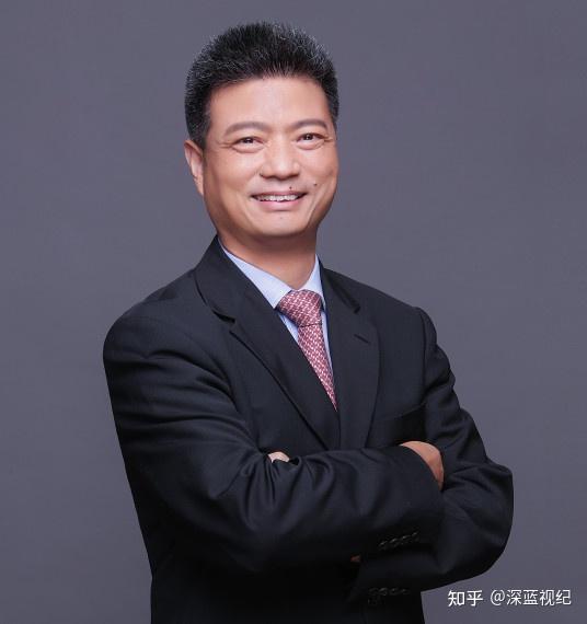 颜建国,原龙湖地产任执行董事,高级副总裁;重庆大学工业与民用建筑