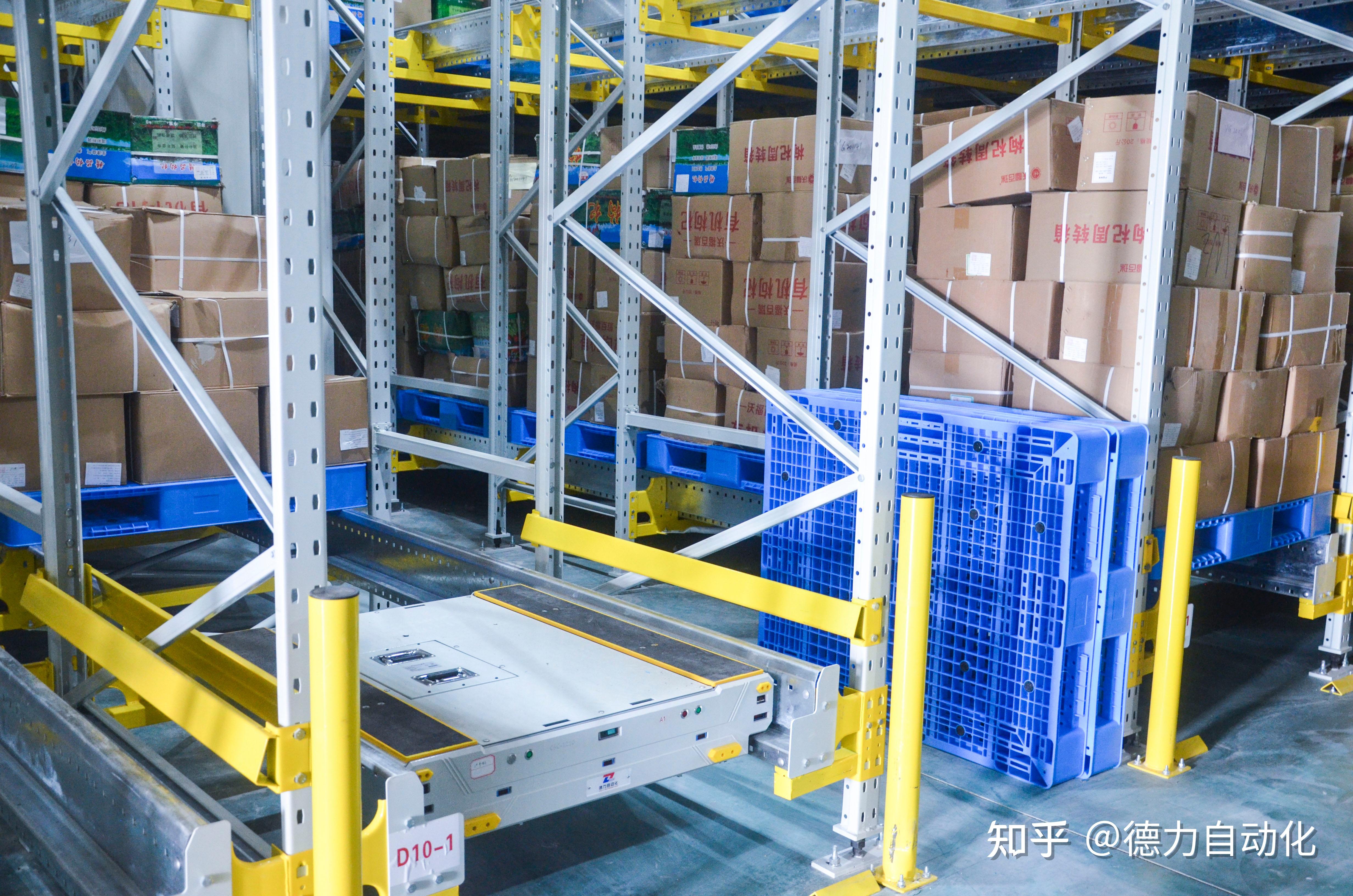 穿梭式货架为何有两向穿梭车子母车四向穿梭车的分类