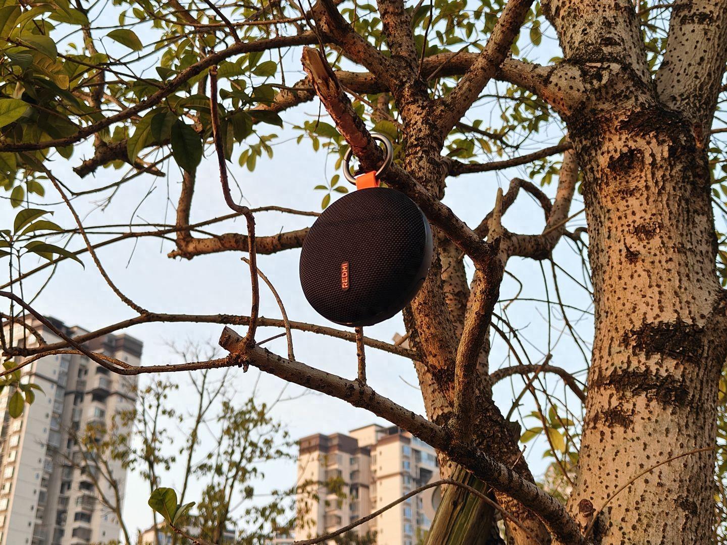 开箱我的新年礼物:REDMI蓝牙音箱2,小身材大声场,旅行必备“氛围组”