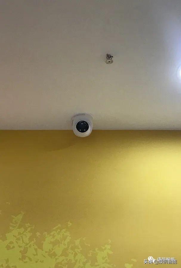 校区走廊监控监控屏幕显示界面由于其监控对象是受保护的弱小儿童,更