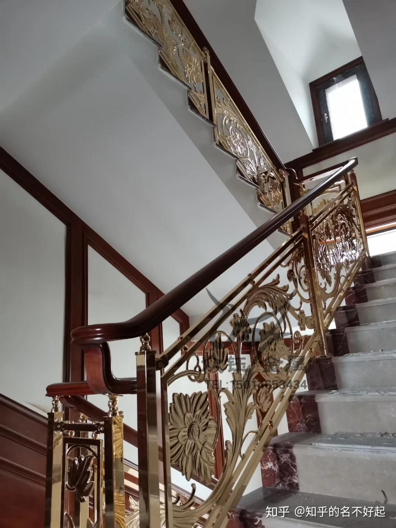 2铜栏杆的表面可以有很多处理方式:拉丝,乱丝,黄铜本色,复古做旧处理