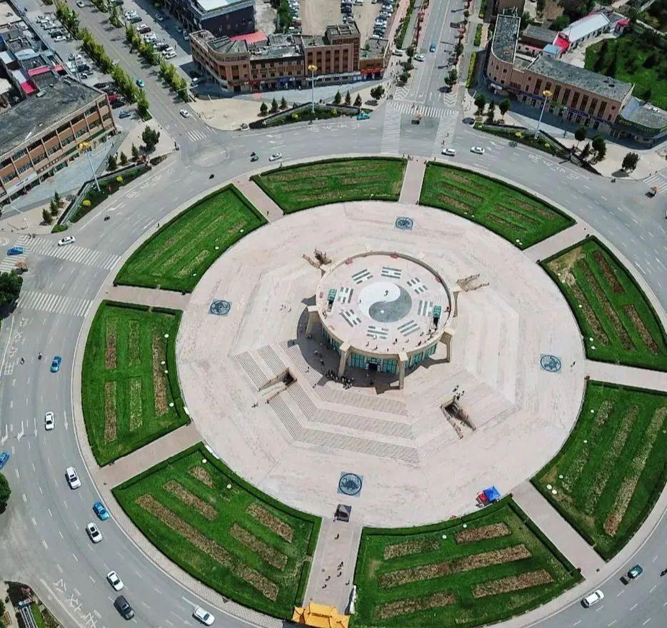 揭开八卦城的神秘面纱遇见最美特克斯