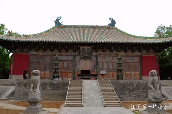 新永乐宫布局疏朗,穿过无极门,无极殿,纯阳殿,重阳殿内,神仙满墙,壁画