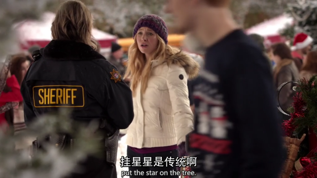 一颗熟苹果从树上落下来,又被人扔回去,用英语