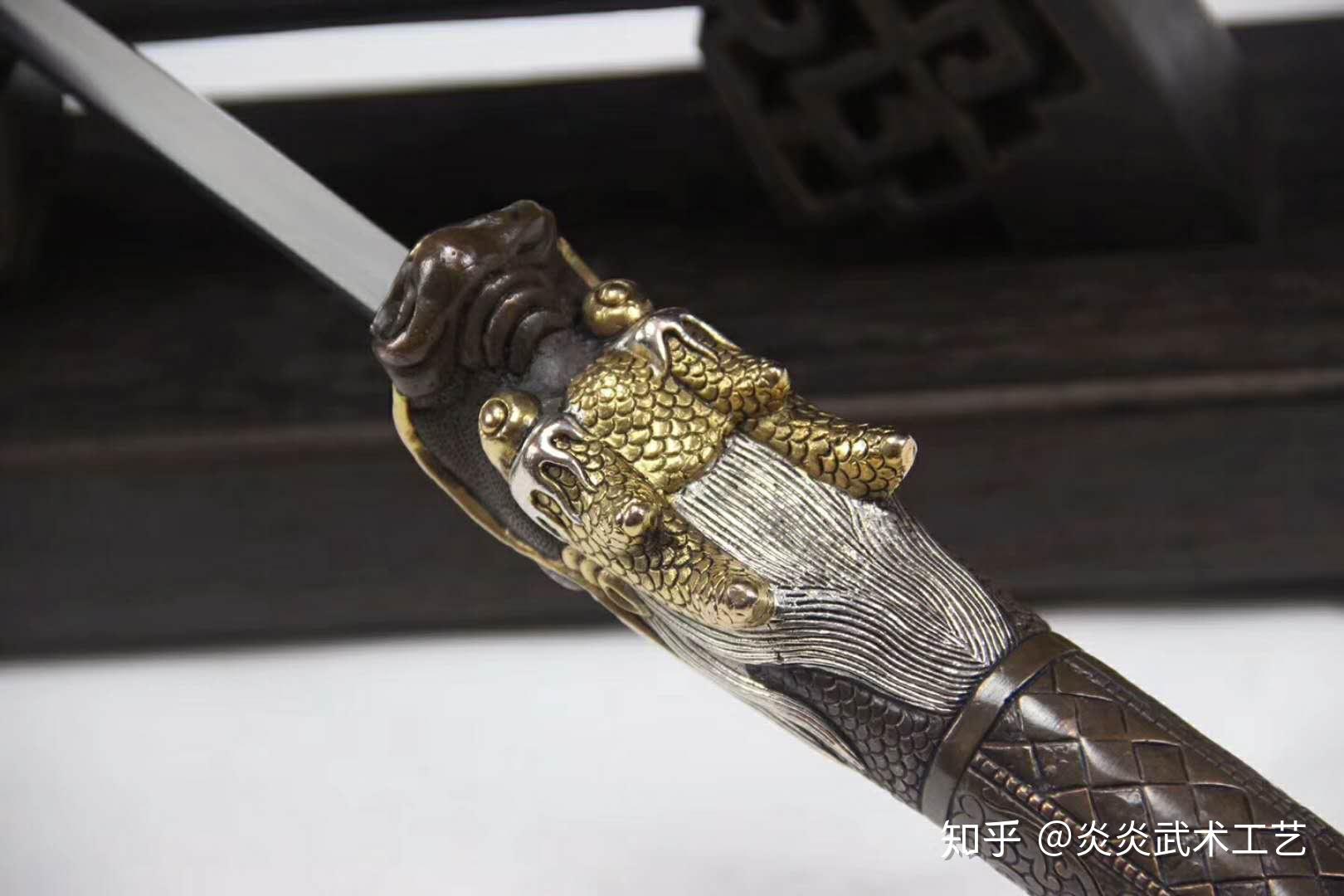 金刚伏魔刃纯铜精雕古法鎏金银百烧花纹钢