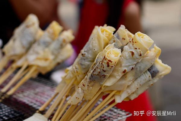 火遍云南街头巷尾的十种特色小吃