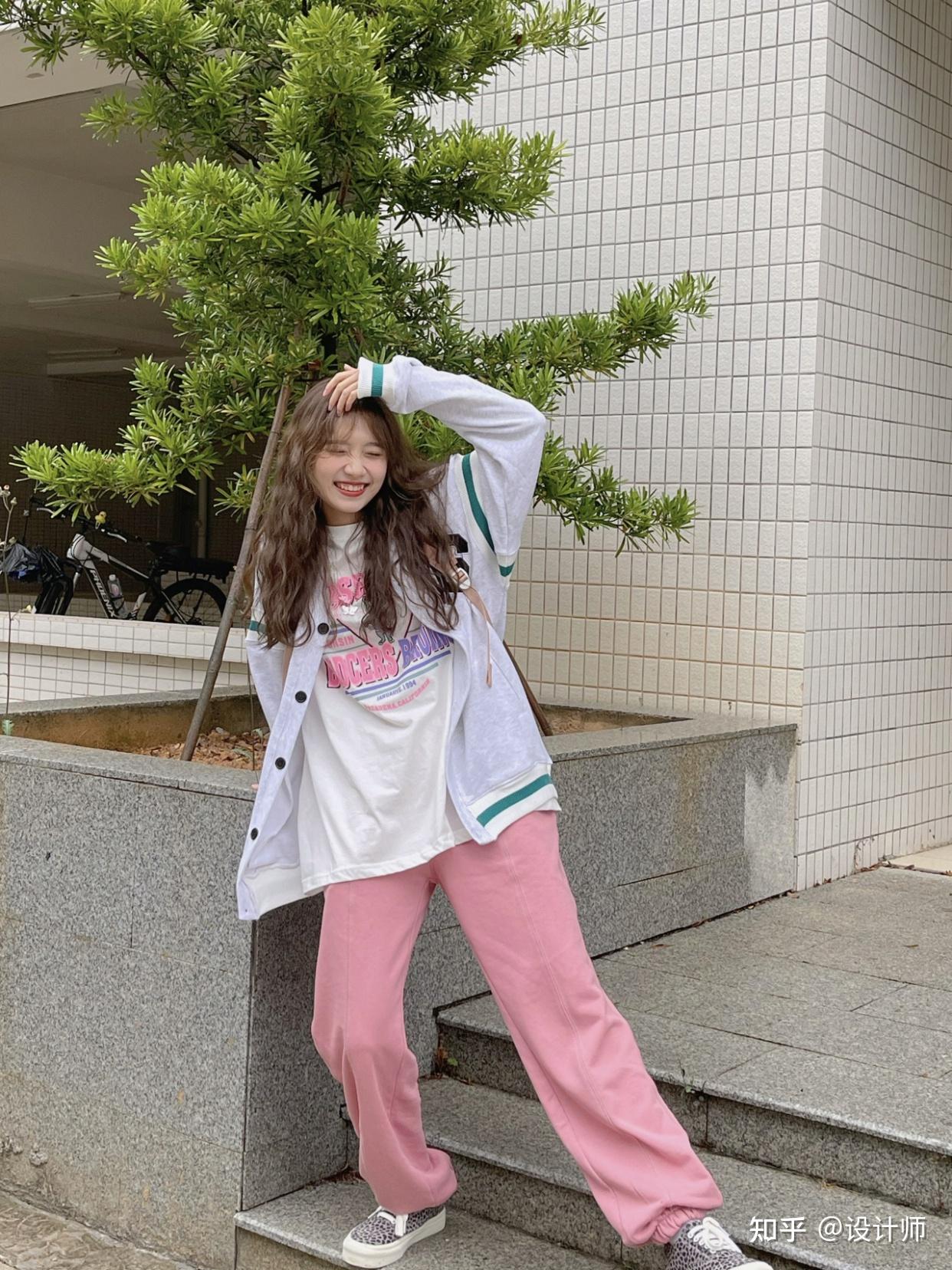 女生拍照站姿姿势简单好拍又易学拍照可爱又搞怪