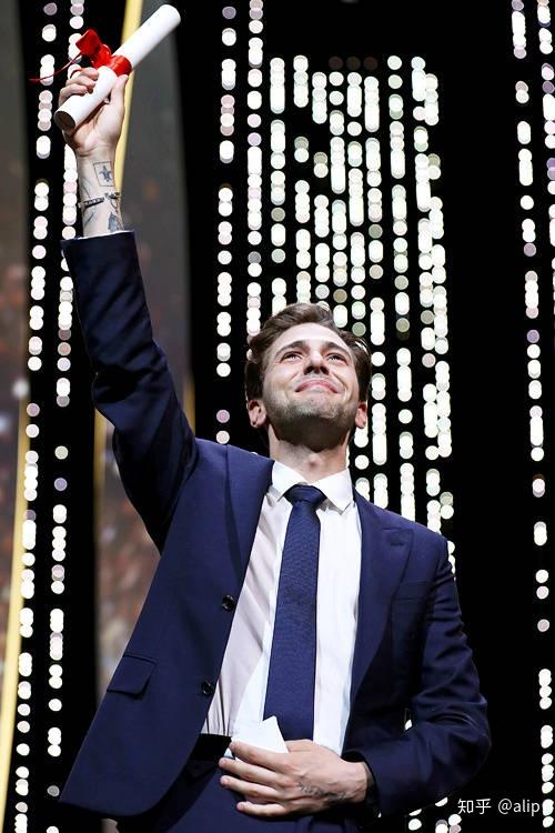 天才少年泽维尔多兰与他的《妈咪》