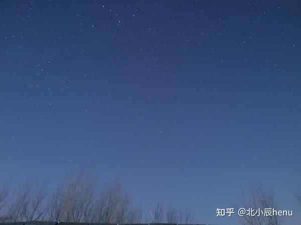 北斗七星怎么辨别方向 北斗七星的方向在哪方 爱在网