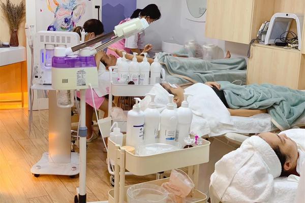 2个月,美容院一招拓客200人,业绩翻3倍!