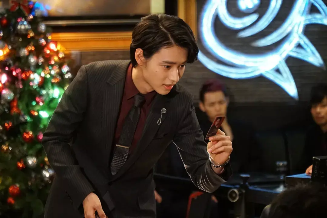 日本第一牛郎陪聊1小时挣100万日元不想做no1的牛郎不是好ceo