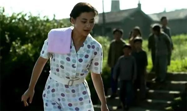 《父母爱情》安杰为什么总喜欢晒一晒她那些漂亮衣服呢? - 知乎