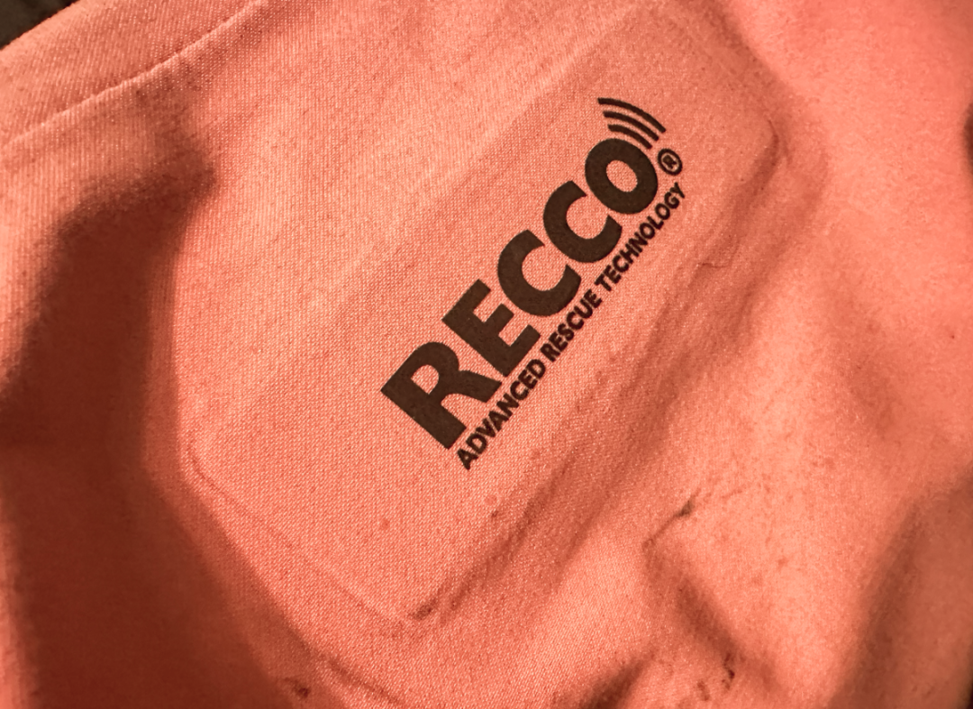 雪服上的「RECCO」，用来找尸体？ - 知乎