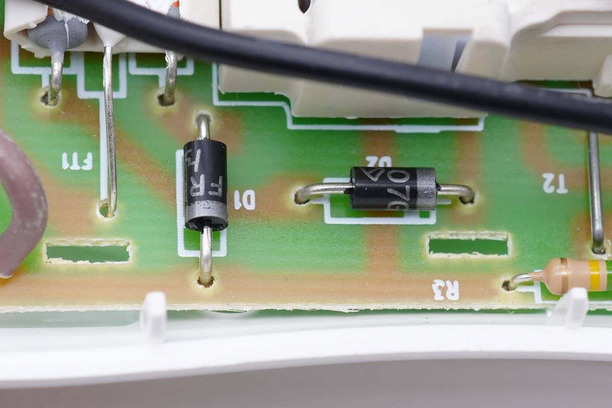 下面就进入拆解环节,一起来看看这款电热毯的内部设计