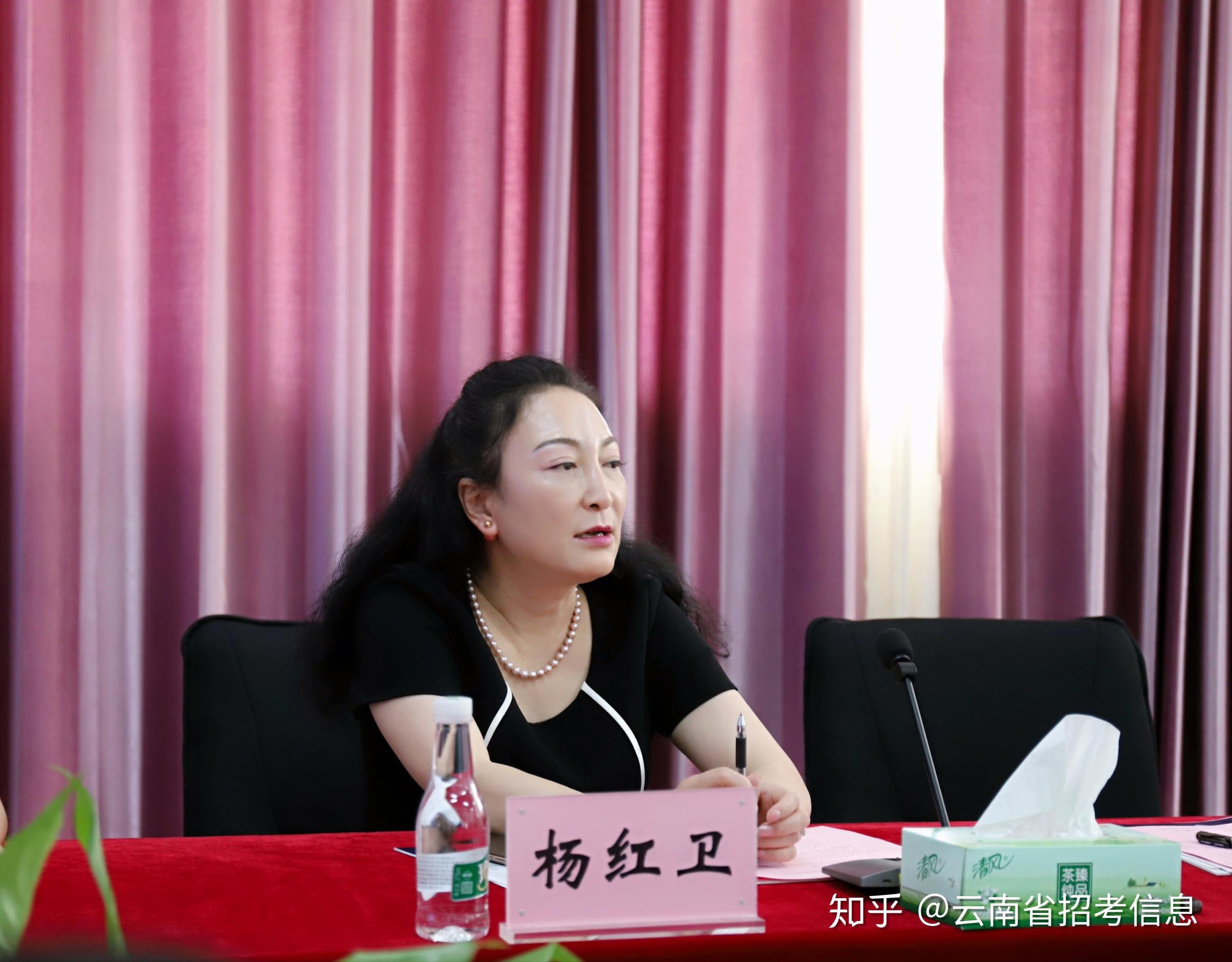 资方代表云南云能星翰教育开发有限公司董事长杨万华先生作学院诞生