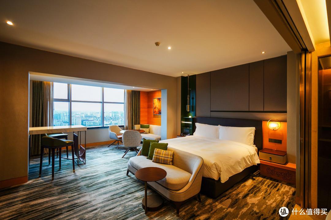 让人如坠冰窖的上海虹桥祥源希尔顿酒店雅致套房沙龙房入住体验