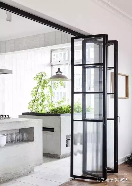 厨房折叠长虹玻璃门,在宁波新房装修设计中厨房用这种玻璃移门的越来