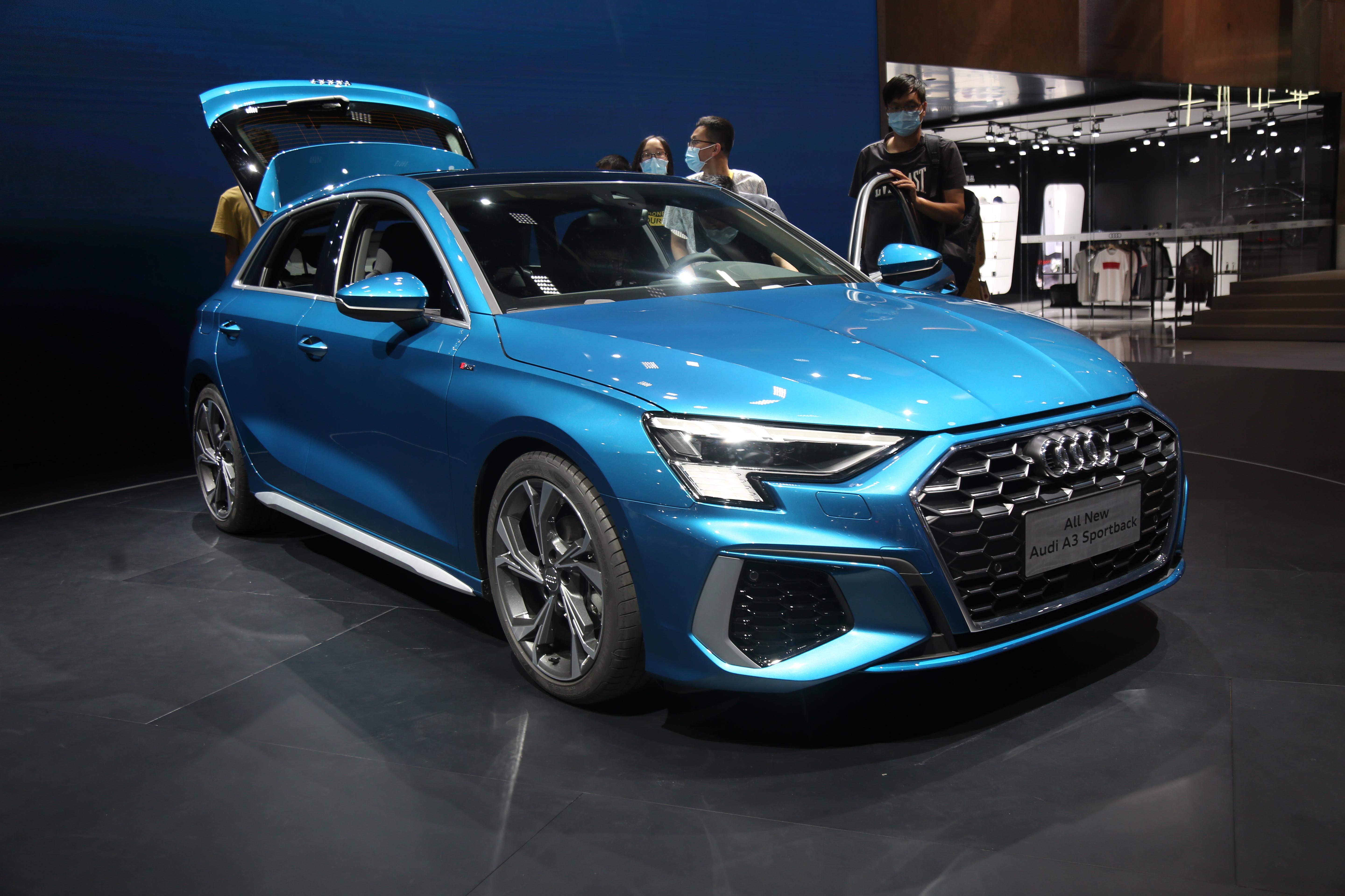 全新奥迪a3两厢版,在外形上算是有了很大变化,完全摆脱了高尔夫的影子