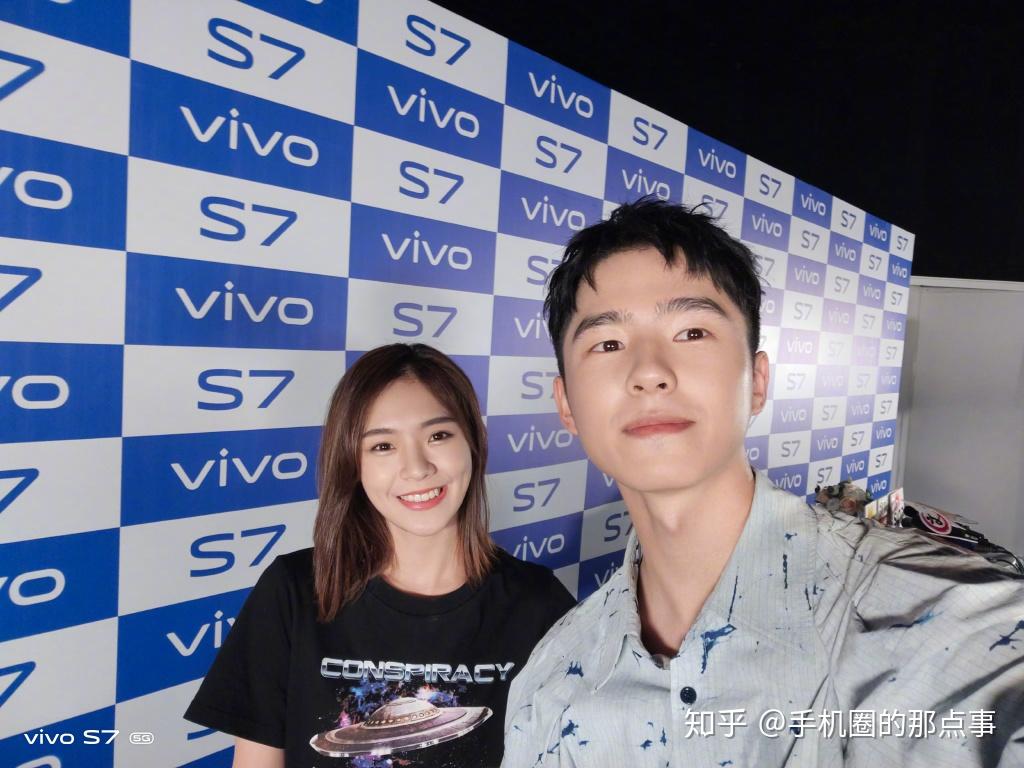 LISA和刘昊然都用的自拍旗舰!vivo S7,你不来一台? - 知乎