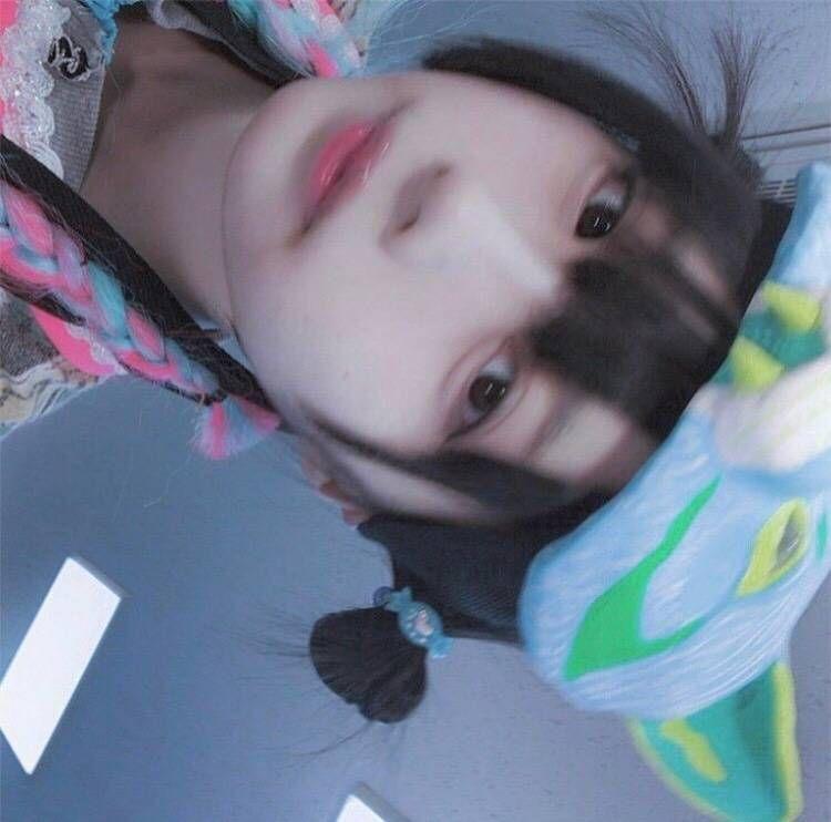 卧蚕是笑起来才有的还是不笑 v2-3ec31ec4d6839ca86247c97ea4f35c02_r.jpg