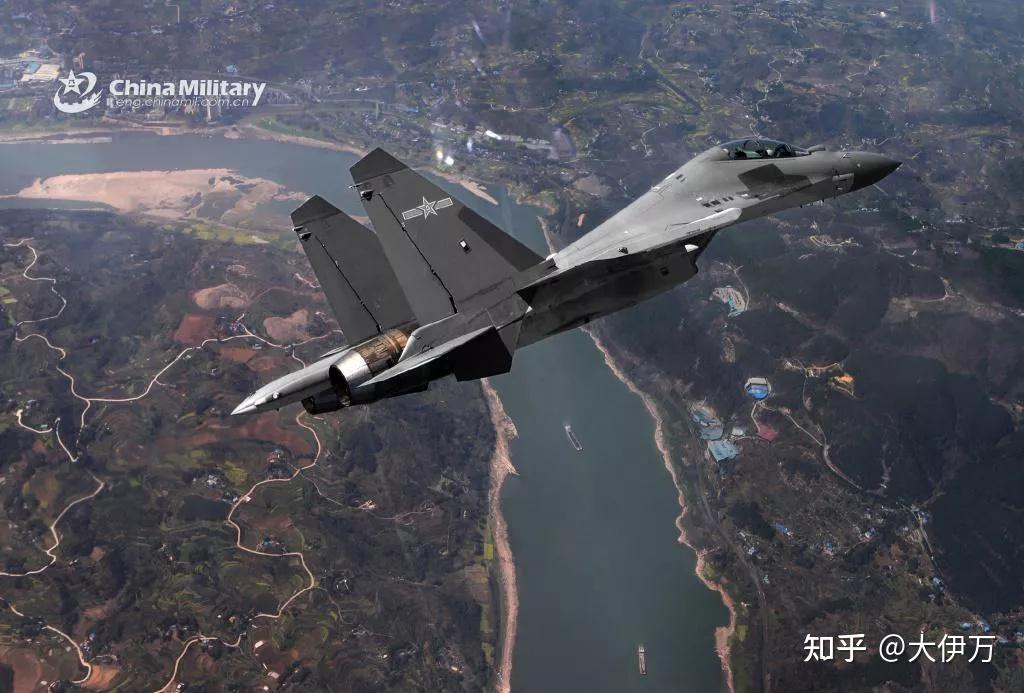 世界唯二!中国空军歼-16D电子战机正式亮相,堪称今年珠海航展首个“意外之喜”! - 知乎
