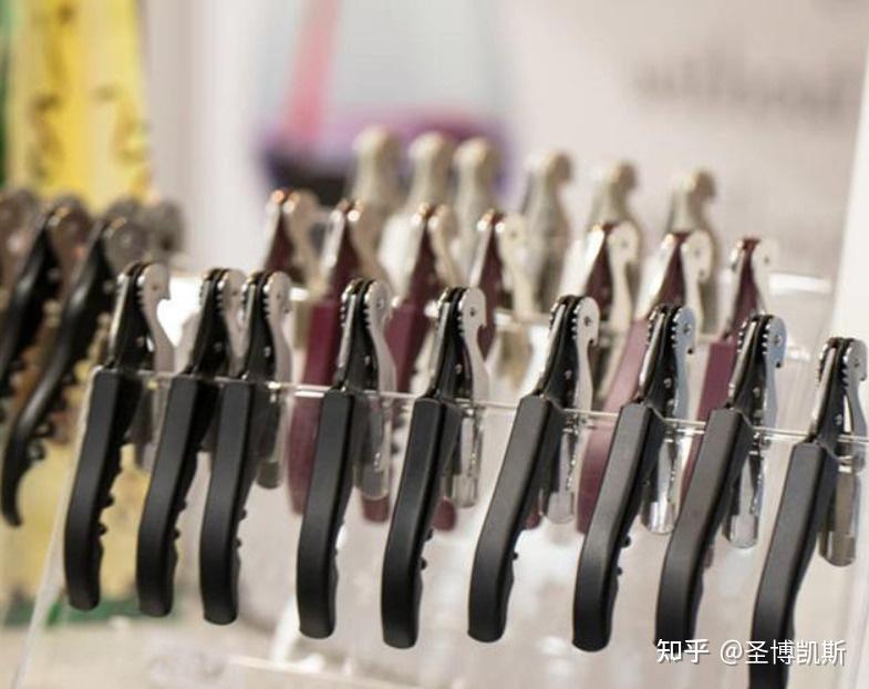 如何开红酒没有开瓶器 v2-3ec806f28a9469a694691d4b6e8c908a_r.jpg