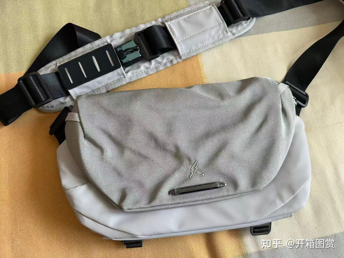 光影行星潮流机能斜挎包星云2深度测评,数码党通勤出行全能神器