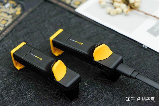 飞智蜂刺手游按键评测1秒8次按键连击对手都懵逼