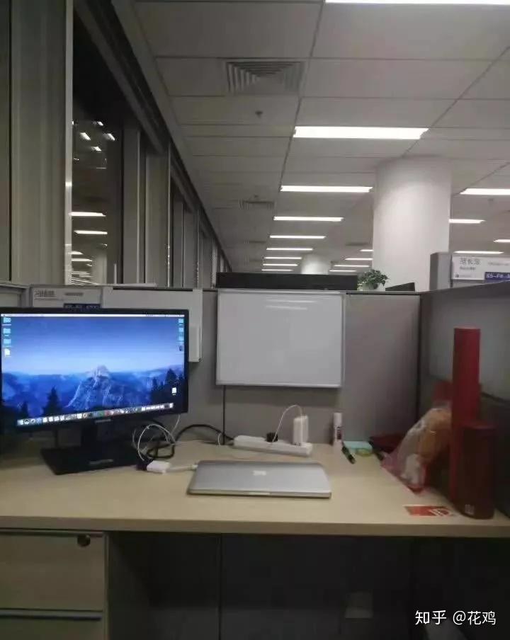 百度实习工位情况2017年12月6日入职百度,我所在的组主要是做策略和