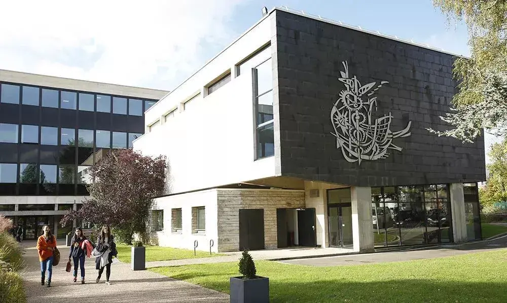 全法前十的neoma竟是lv集团副总裁的母校