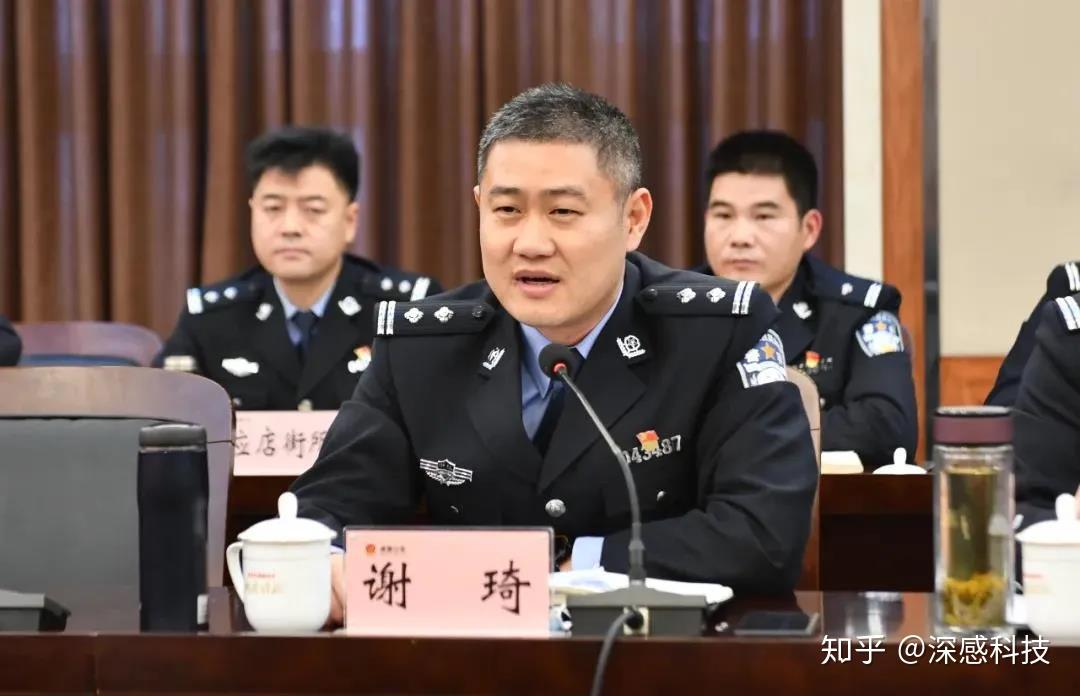 诸暨市党风政风警风监督员代表一行人参观枫桥安防馆
