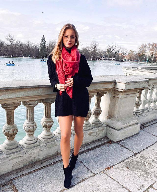 社交秀阿圭罗低调约会金发美女津琴科女友秀惹火大长腿