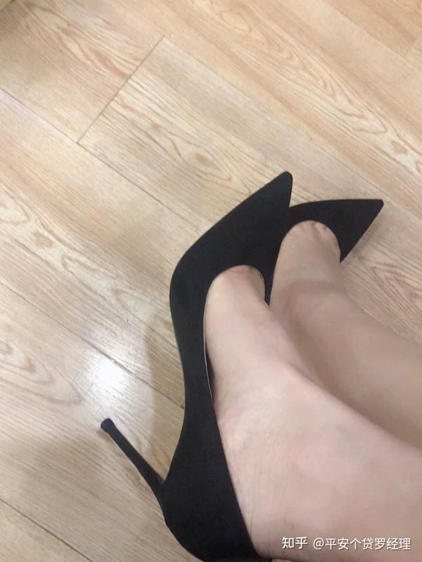 不太会穿高跟鞋的人,第一次穿几厘米的高跟鞋合适?