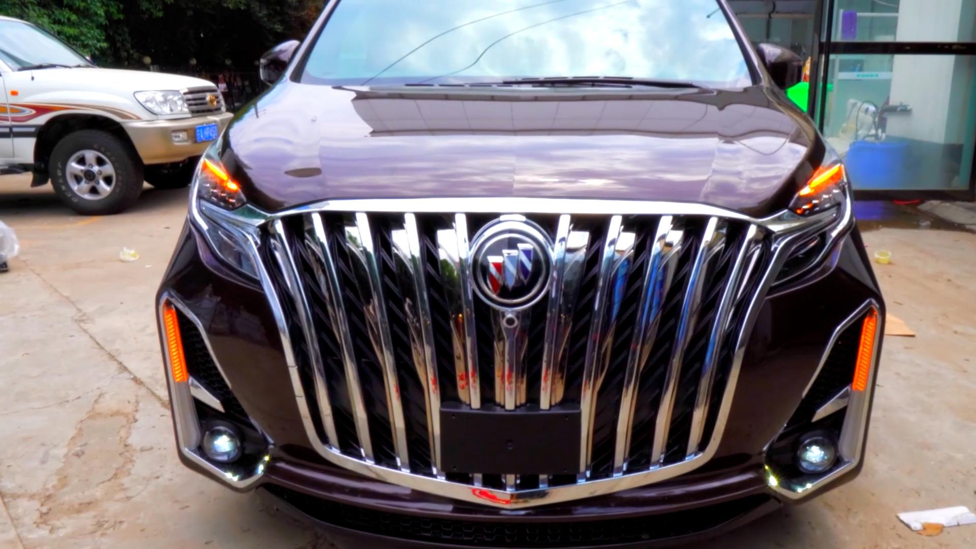 别克gl8帝王蓝加大漠米让你眼前一亮又一亮