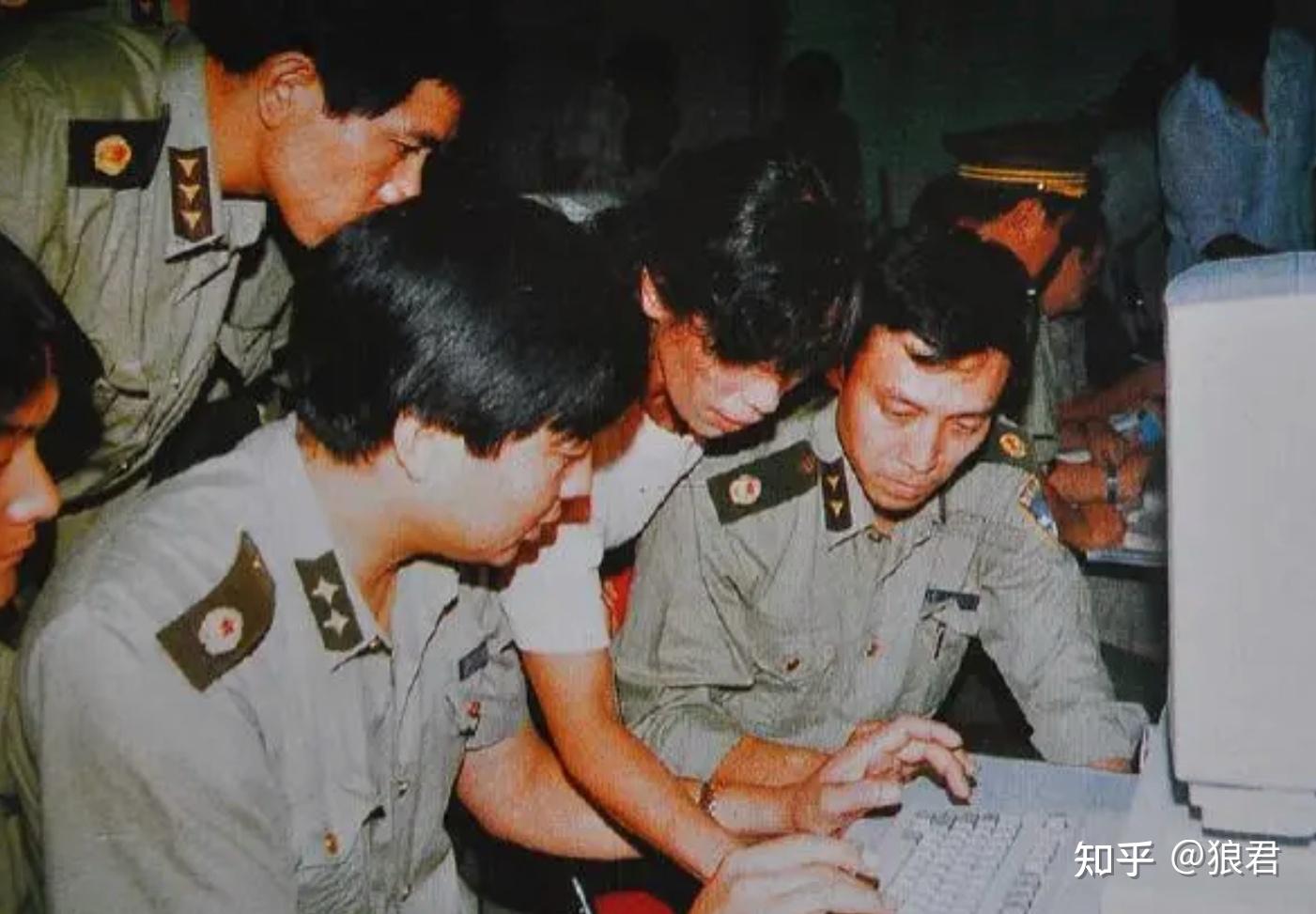 经警田利华当晚在主楼值班,19点多时去保卫科大楼找水喝,结果被一发