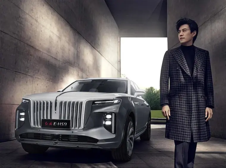 万茜雪佛兰开拓者——王凯为什么如今车企开始启用z时代偶像代言了呢?