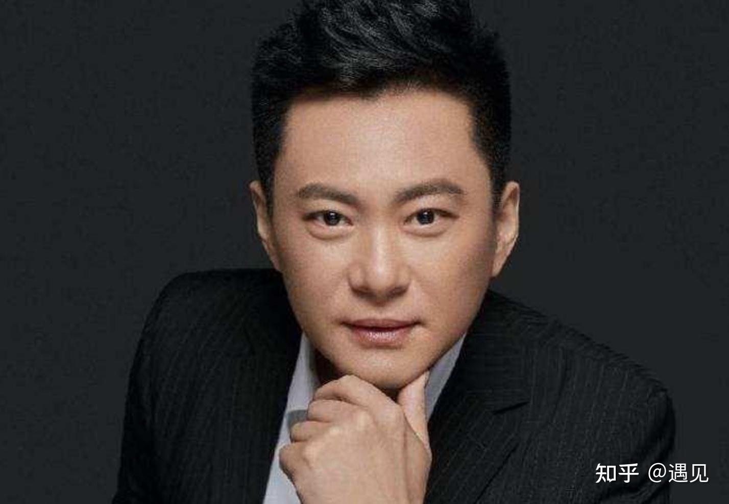 王斑在娱乐圈里不红,是因为他在另一个圈子里,正红得发紫 - 知乎