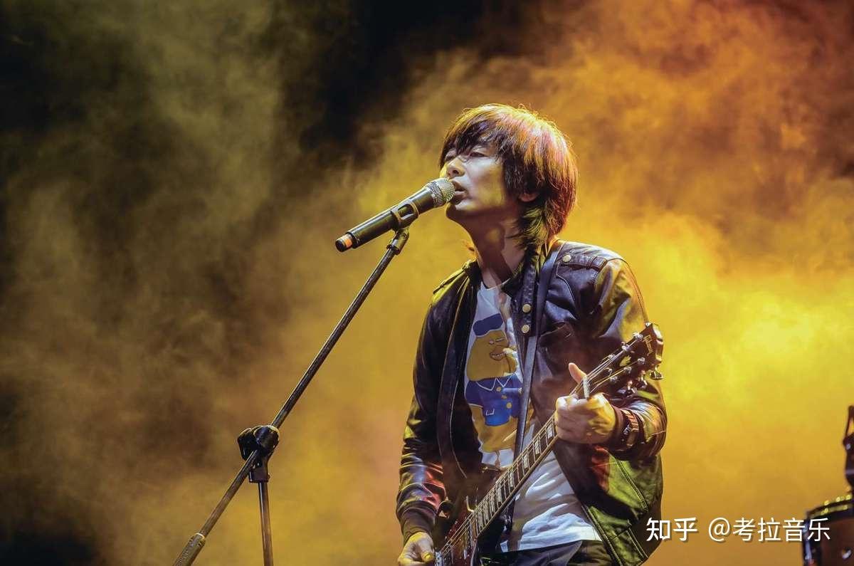 爱你如今依然没有你 我还是我自己"主唱彭磊那种慵懒却不失力量的声音