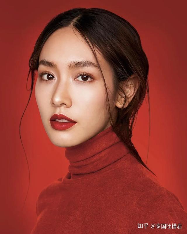 来自泰国东北部孔敬府(省)的min,虽然是纯泰国人,但五官惊艳度和立体